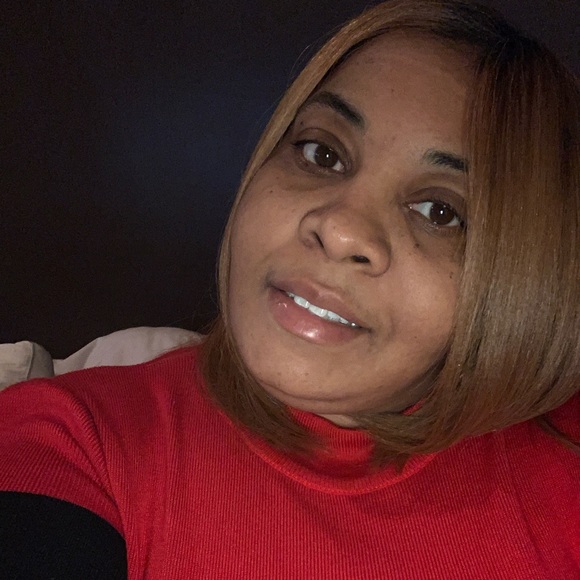 Meet your Posher, Donna - Picture 2 of 2